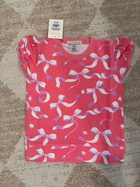 The Beaufort Bonnet Company Pink Bow-Print Short Sleeve Tee